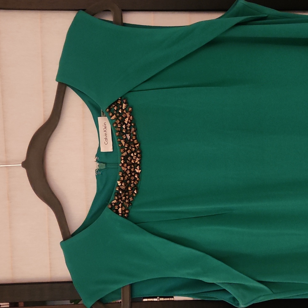 Calvin Klein Elegant Green Sleeveless Sheath Dress EUC